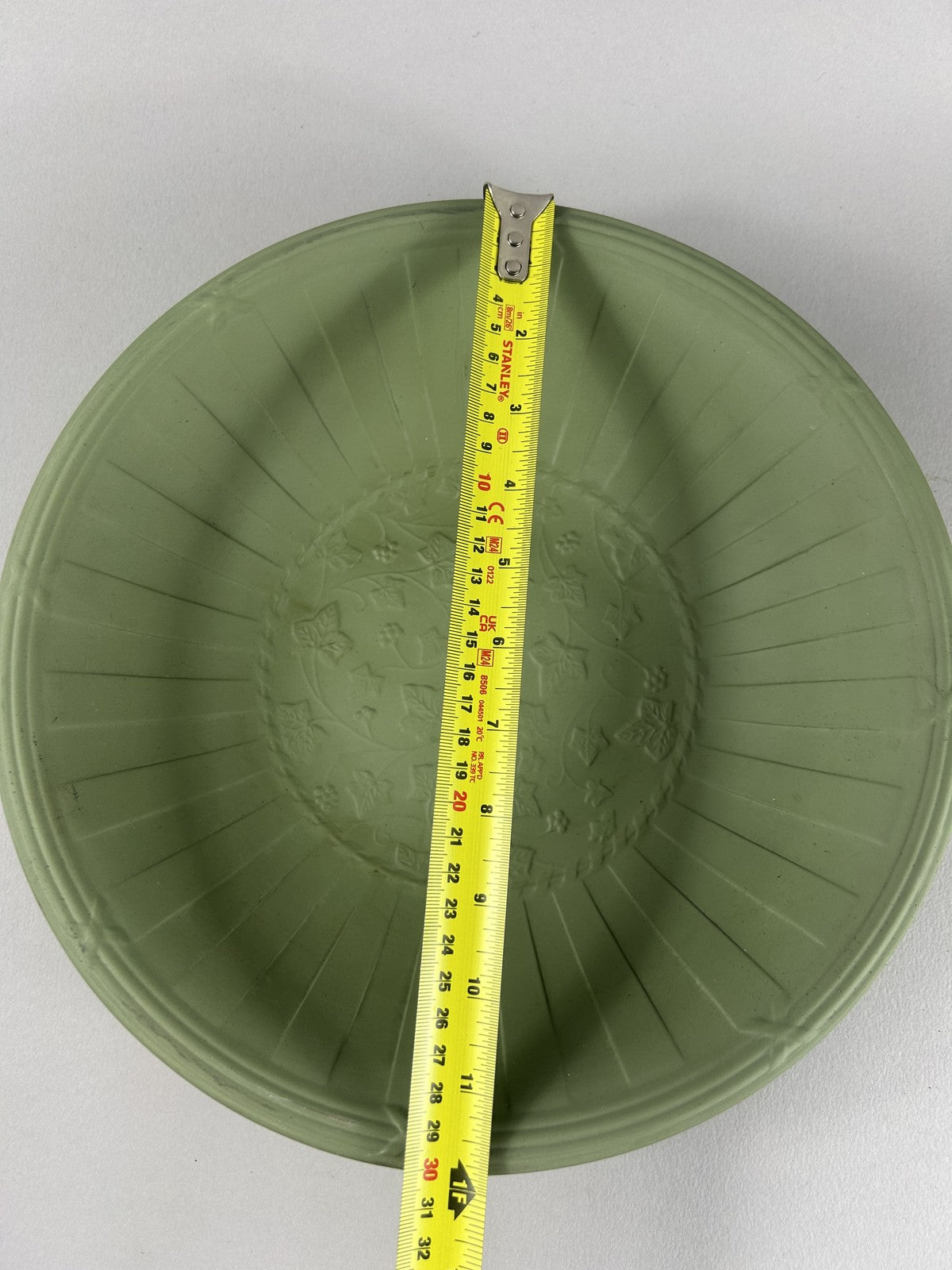 Large Green Wedgwood Jasperware Ivy Pattern Bowl 30cm