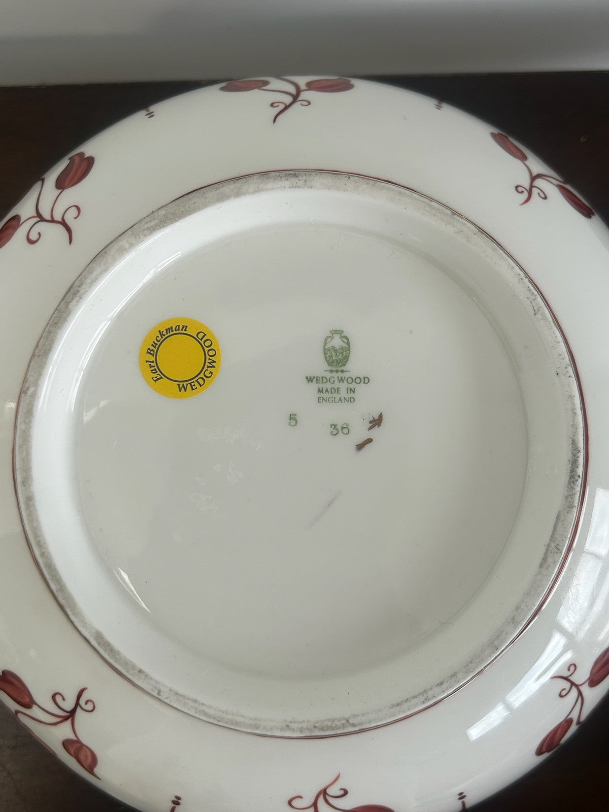 Wedgwood Bone China Bowl Red Scale Border Gilt Chrysanthemum Earl Buckman 24cm6