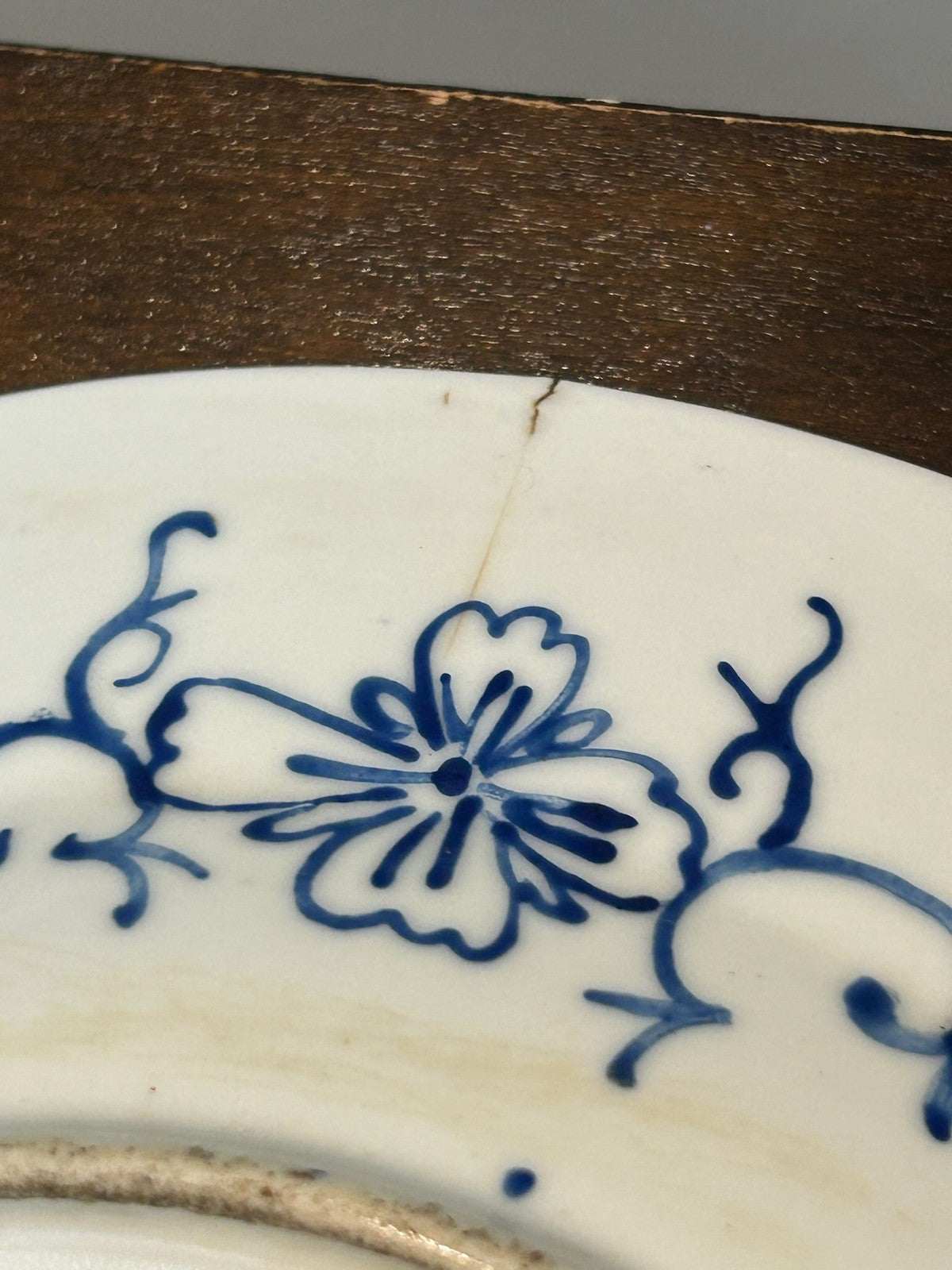 Chinese Famille Rose Millefleurs Plate Iron Red Qianlong Seal Mark6
