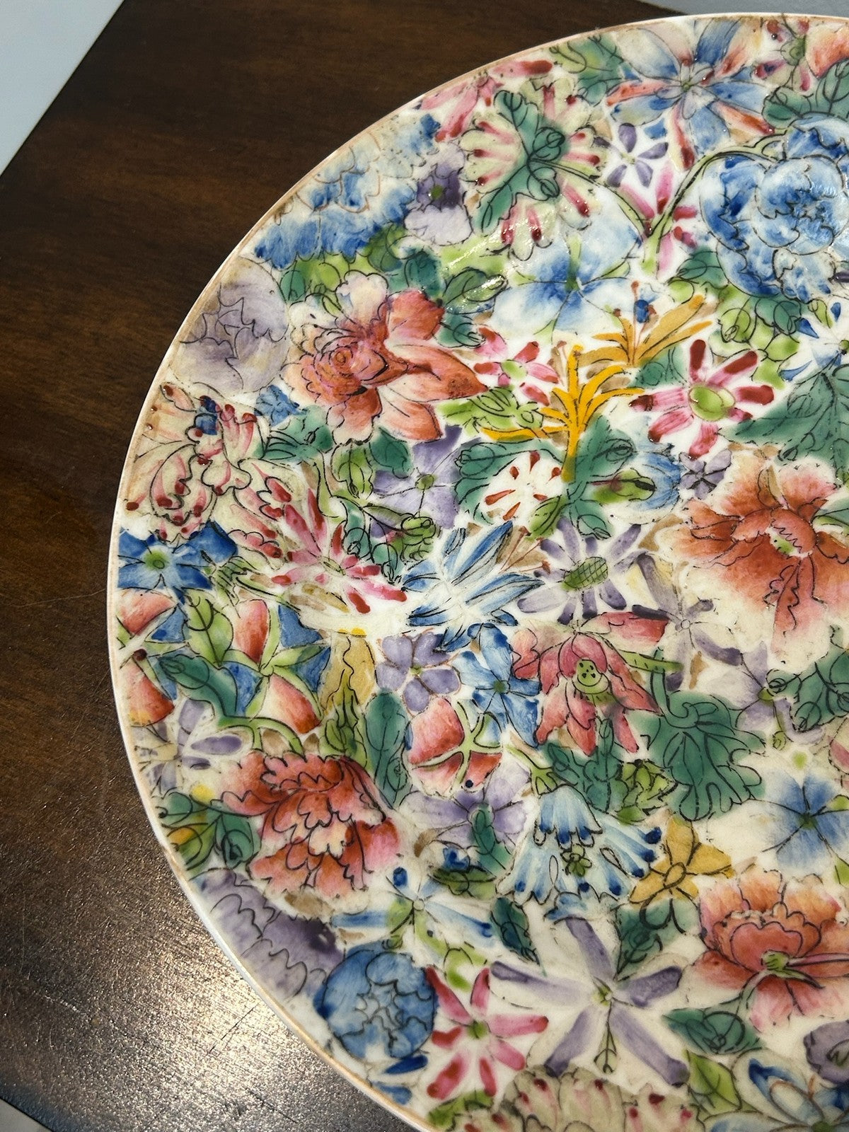 Chinese Famille Rose Millefleurs Plate Iron Red Qianlong Seal Mark1