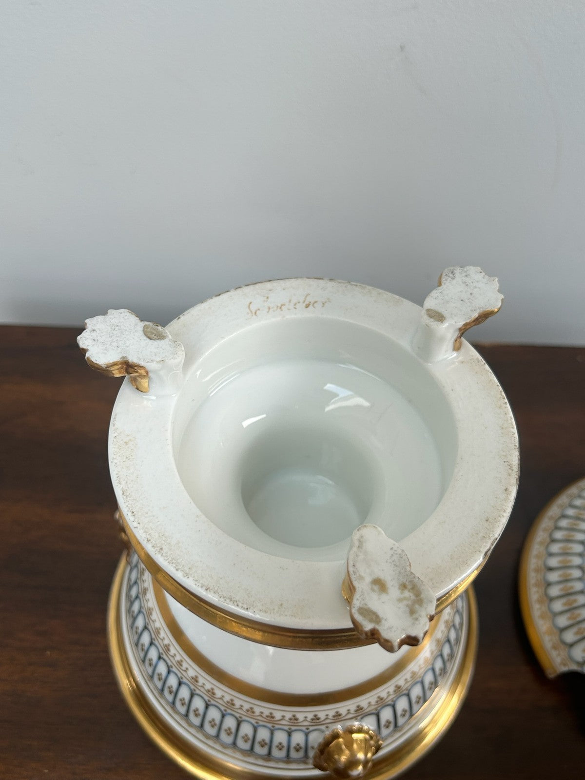 Antique Paris Porcelain Schoelcher Empire Covered Urn Lion Masks Paw Feet Gilt9