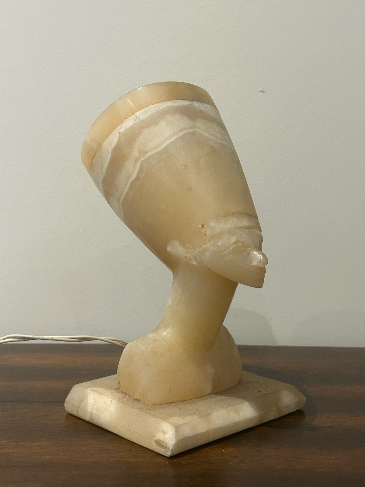 Vintage Carved Alabaster Nefertiti Bust Table Lamp Egyptian Revival3