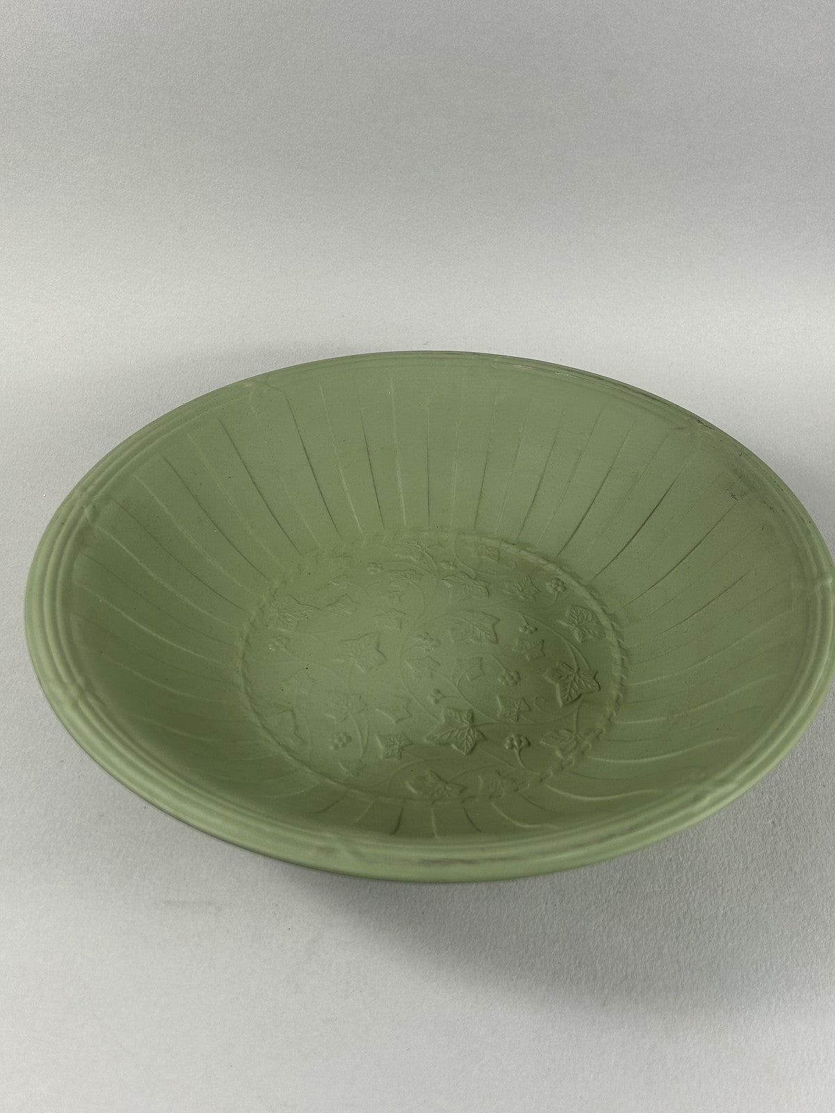 Large Green Wedgwood Jasperware Ivy Pattern Bowl 30cm