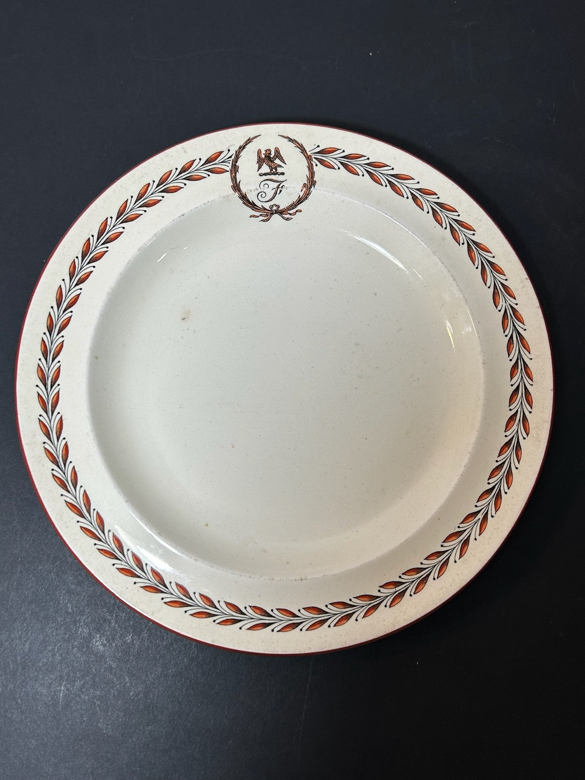 Antique Wedgwood Queens Ware Crested Plate Eagle Laurel Mortlocks 1887 21cm3