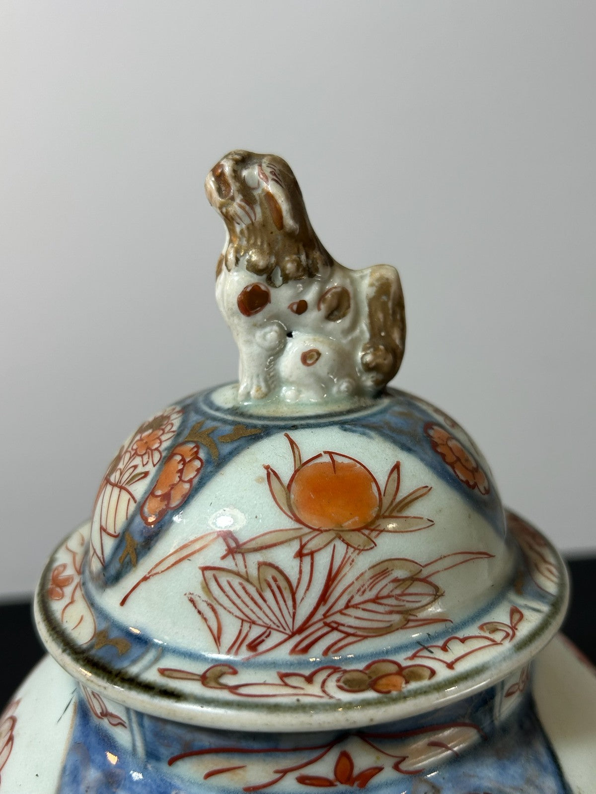 17th Century Japanese Arita Imari Jar and Cover Shishi Finial Edo Period 23cm1