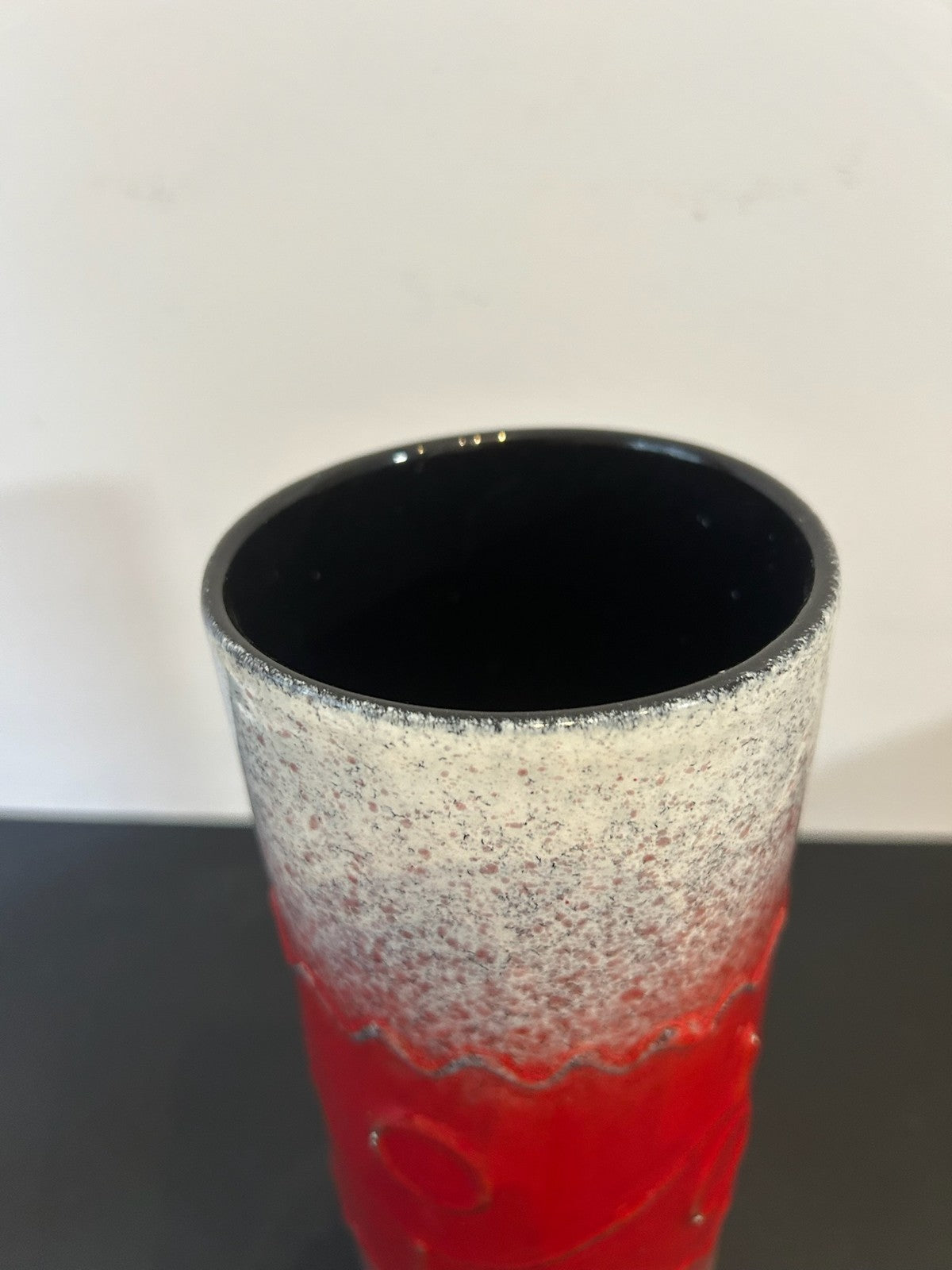 1970s Italian Pottery Cylinder Vase Red White Relief Glaze 25cm3