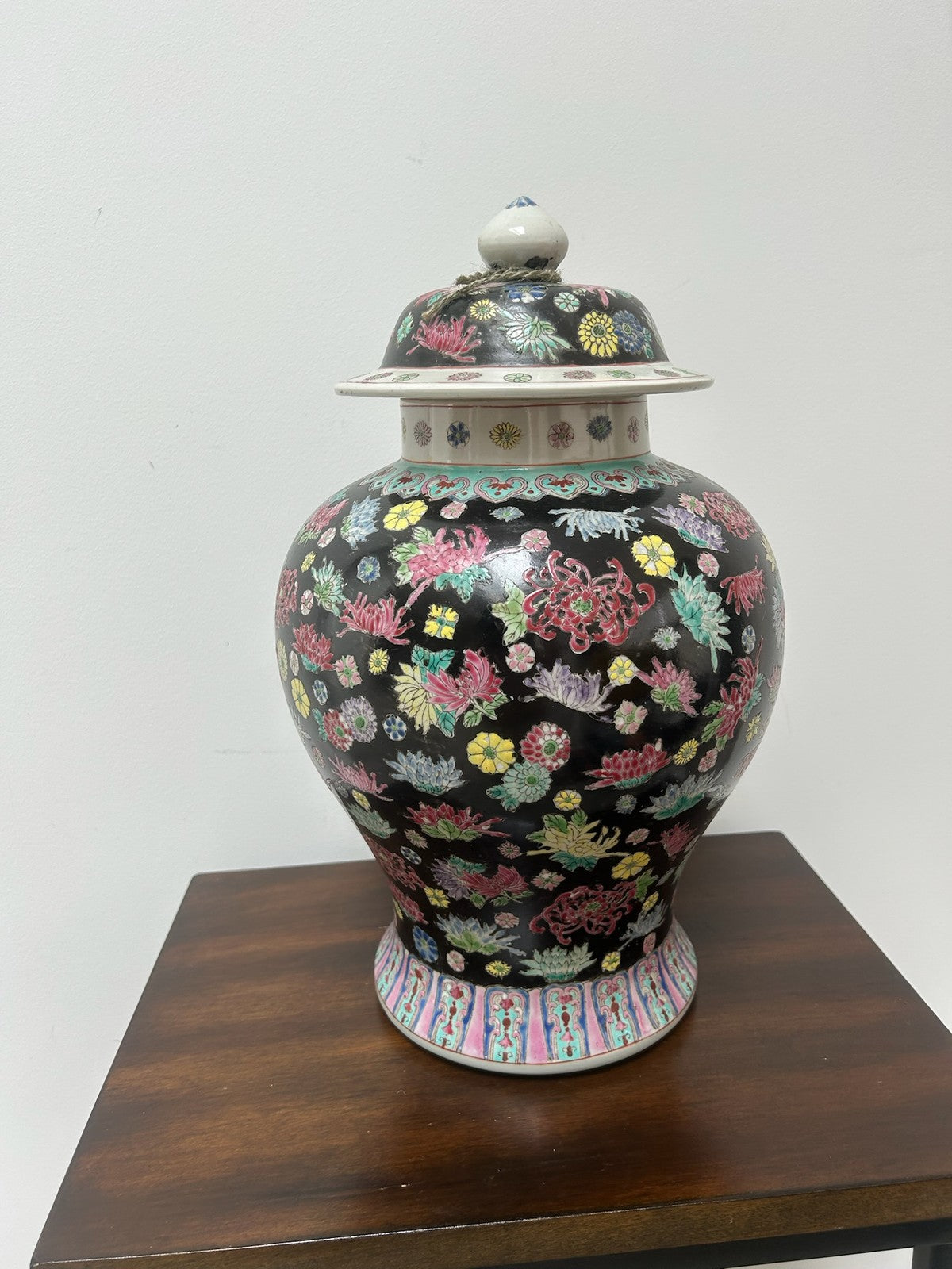 Chinese Famille Noire Thousand Flowers Covered Baluster Jar 39cm5