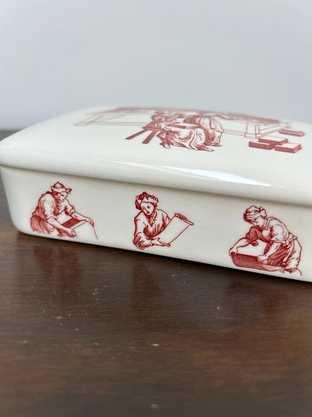 Wedgwood Porcelain Trinket Box Lidded Red Printed Scene3