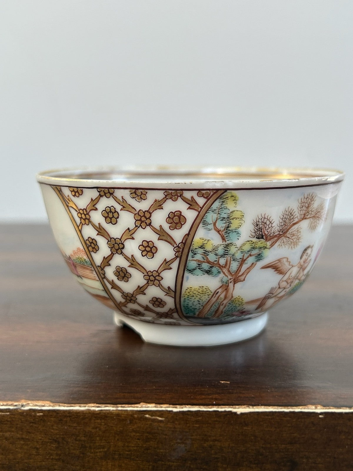 Antique Chinese Export Mandarin Palette Tea Bowl Figures Lattice A/F4