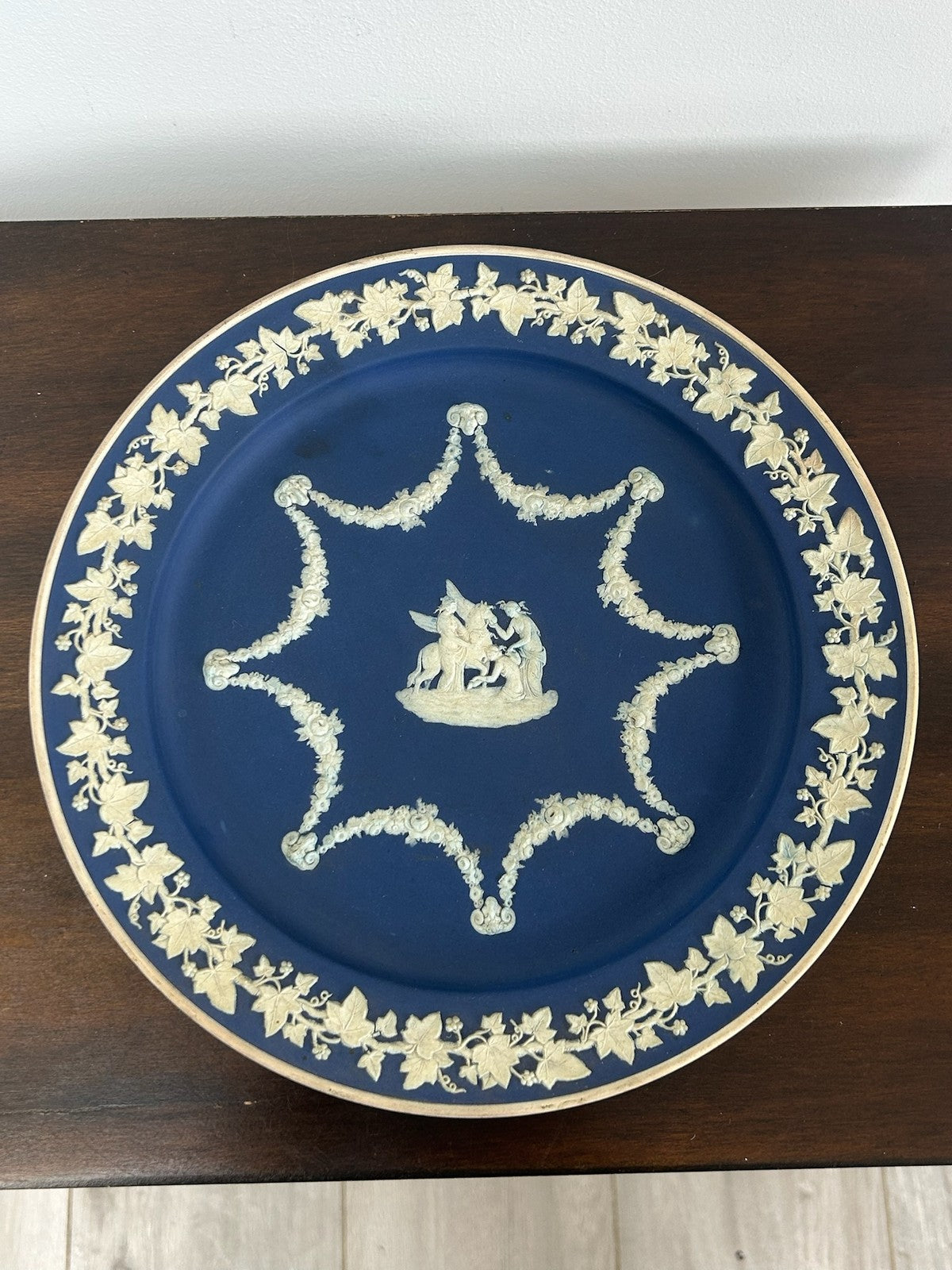 Wedgwood Dark Blue Jasperware Plate White Relief Medallion 26cm0