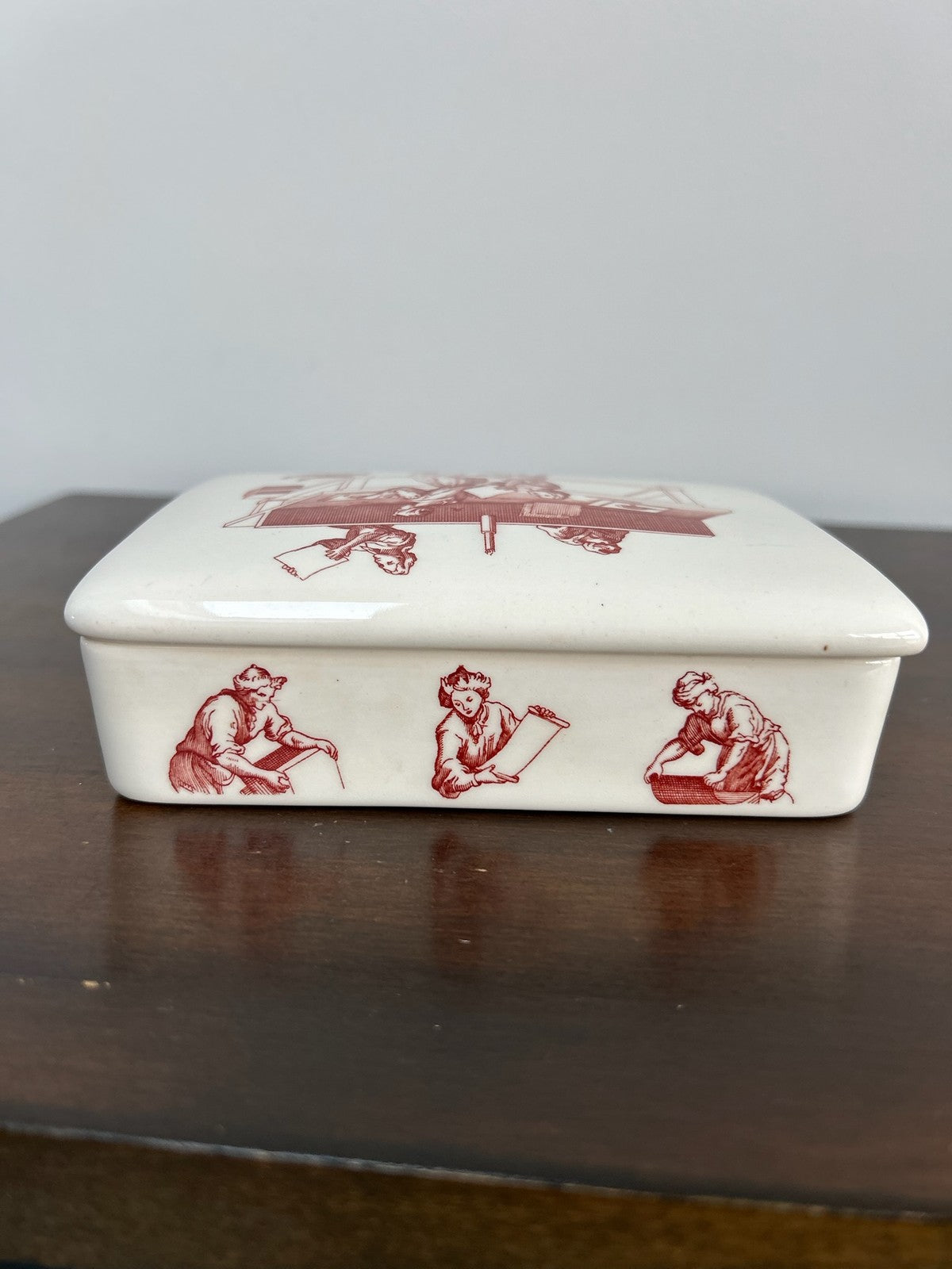 Wedgwood Porcelain Trinket Box Lidded Red Printed Scene5