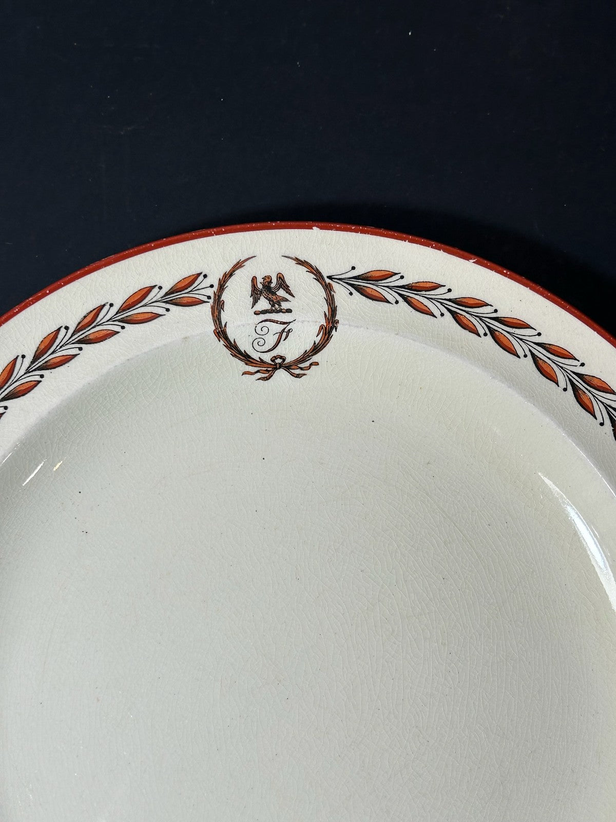 Antique Wedgwood Queens Ware Crested Plate Eagle Laurel Mortlocks 1887 25cm A/F3