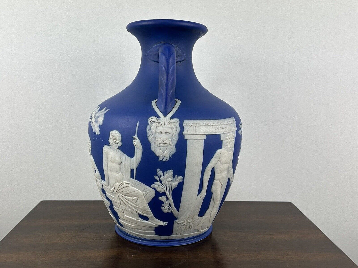 Wedgwood portland Vase Full Size 19th Century Jasperware Portland Vase - 26cm