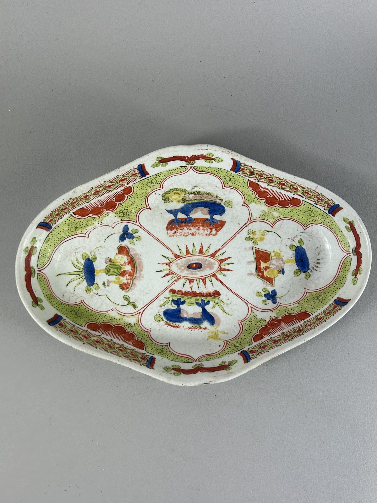 18th Century Worcester Porcelain Dragon Pattern Serving Dish 27cm