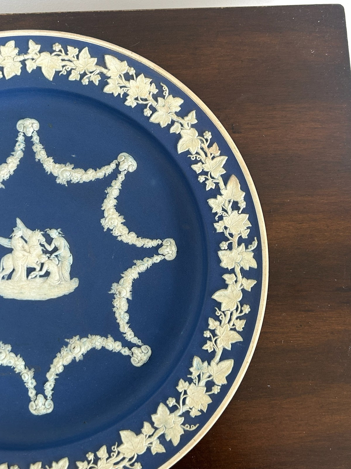 Wedgwood Dark Blue Jasperware Plate White Relief Medallion 26cm3