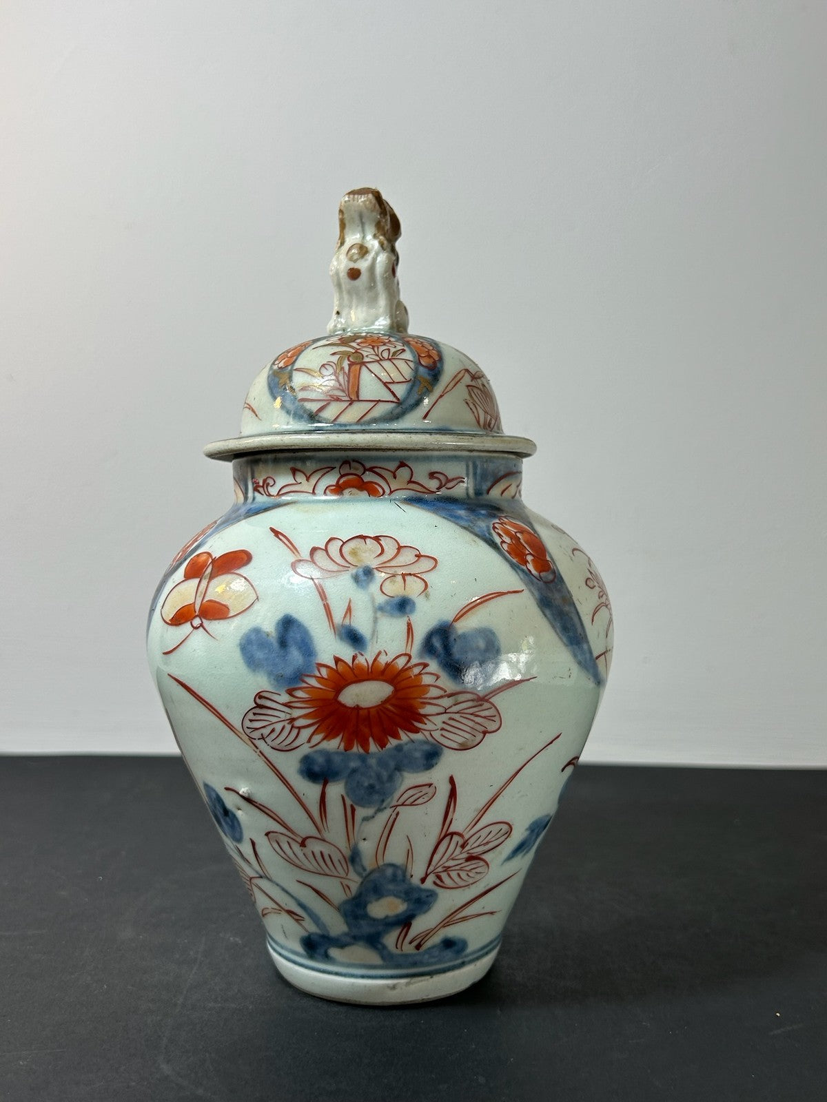 17th Century Japanese Arita Imari Jar and Cover Shishi Finial Edo Period 23cm3