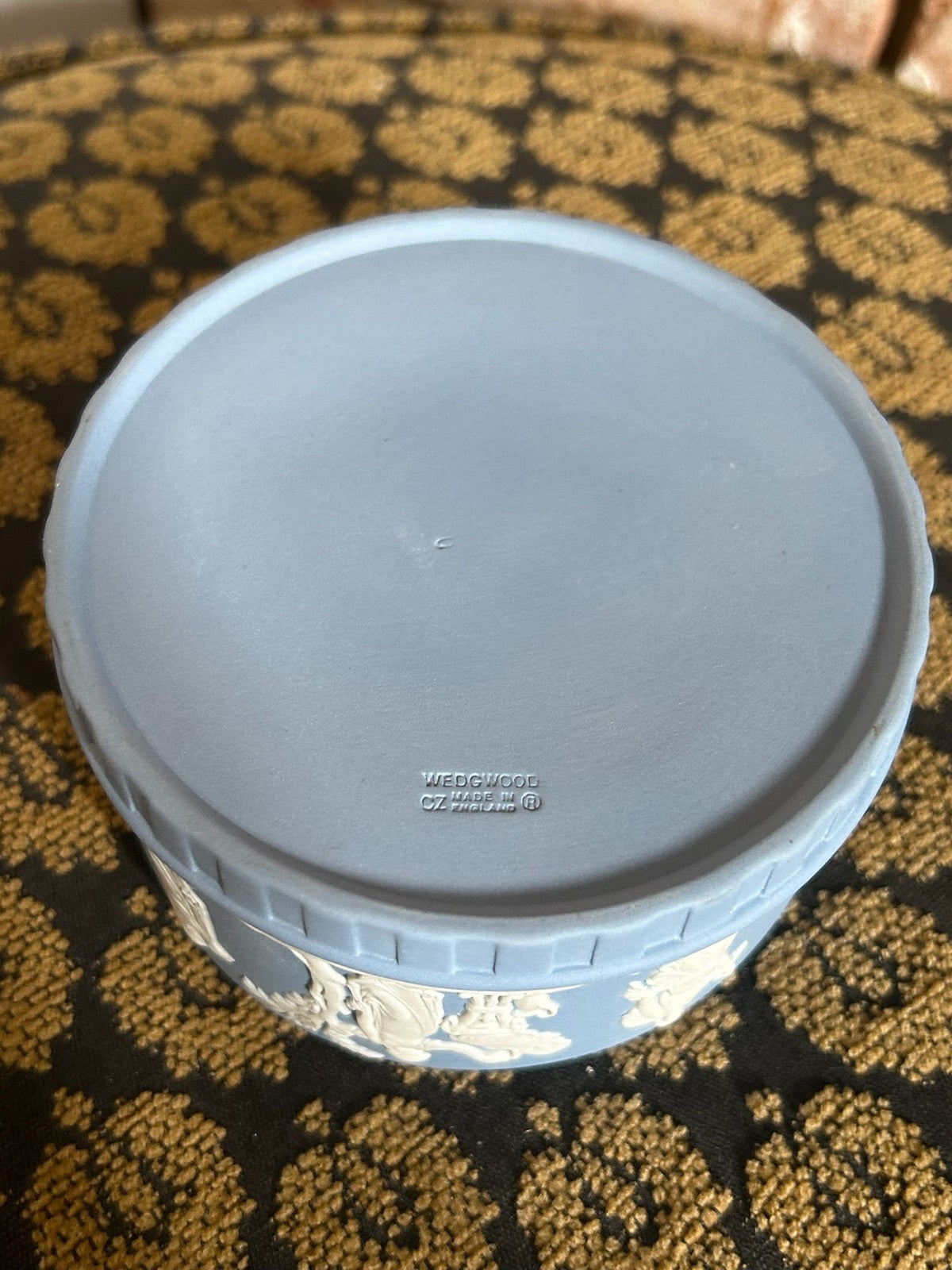 Wedgwood Pale Blue Jasperware Round Lidded Trinket Box Classical White Relief2