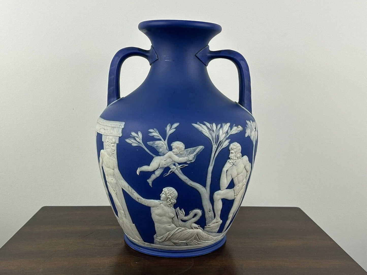 Wedgwood portland Vase Full Size 19th Century Jasperware Portland Vase - 26cm