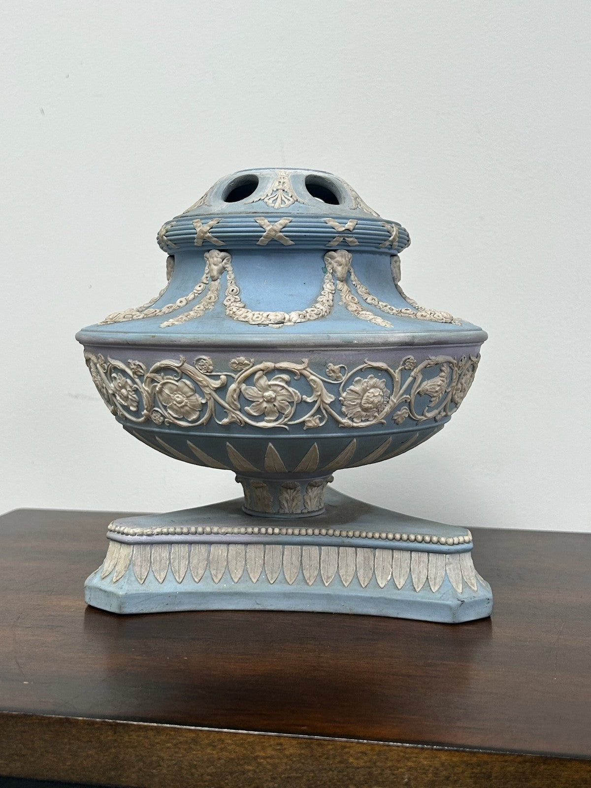 Wedgwood Pale Blue Jasper Pot Pourri Vase Pierced Cover Tripod Plinth3