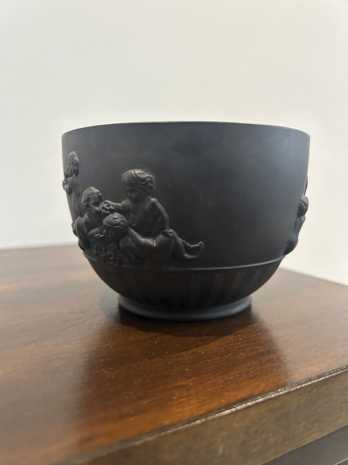 Wedgwood 18th Century Basalt Bowl Jasperware Putti