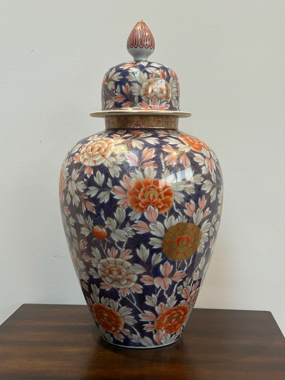 Large Antique Japanese Fukagawa Imari Lidded Temple Jar Meiji Period (A/F)0