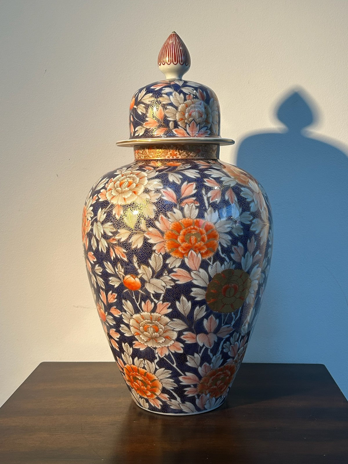 Large Antique Japanese Fukagawa Imari Lidded Temple Jar Meiji Period (A/F)1