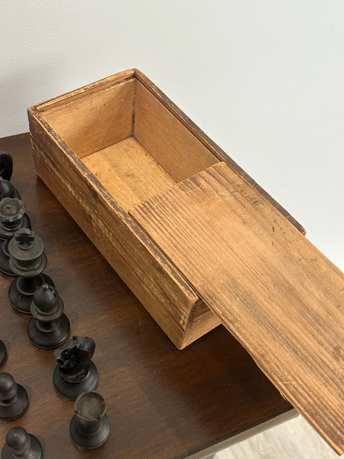 Vintage Wooden Chess Set Complete with Original Storage Box Staunton Style9