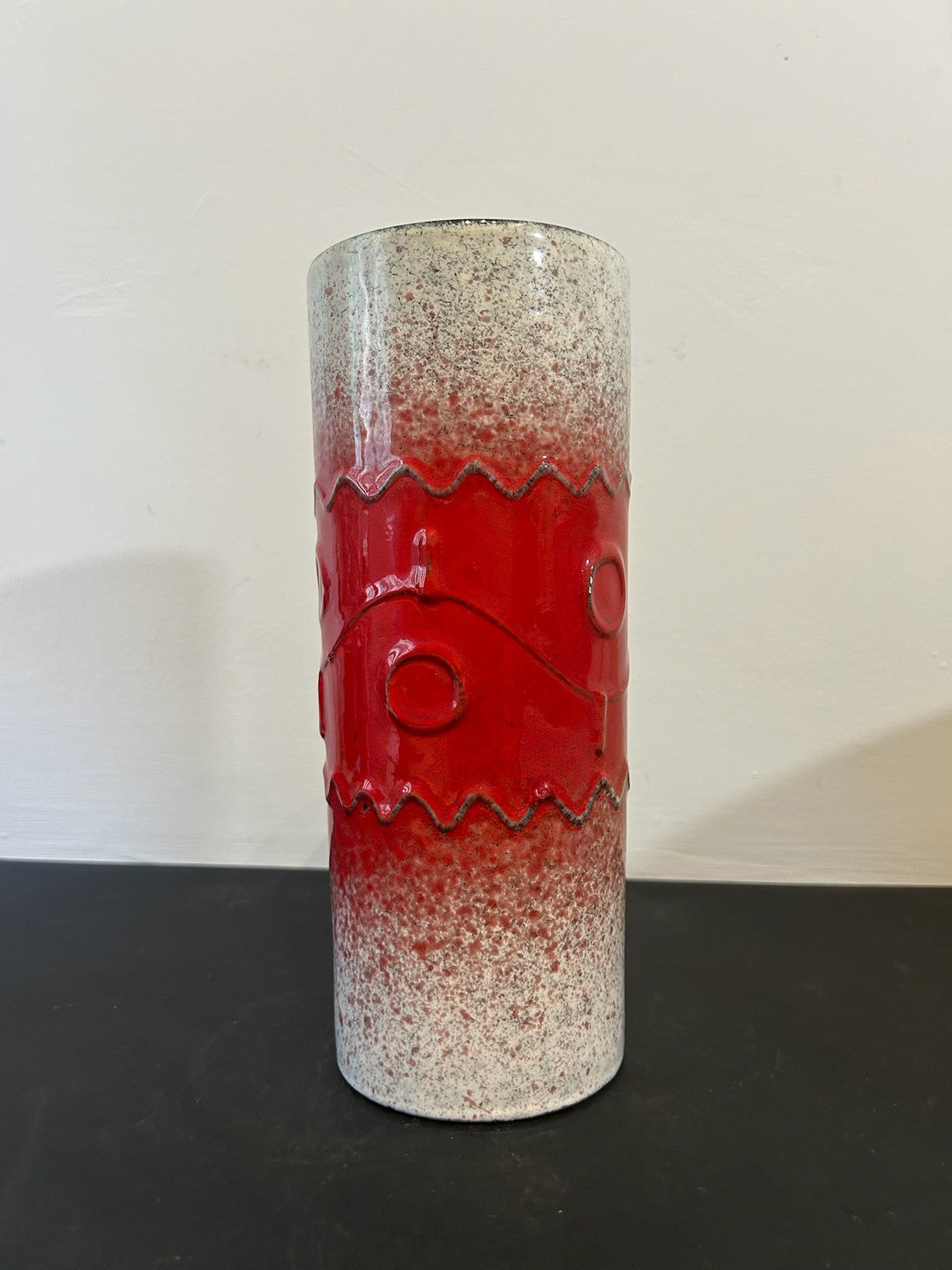 1970s Italian Pottery Cylinder Vase Red White Relief Glaze 25cm1