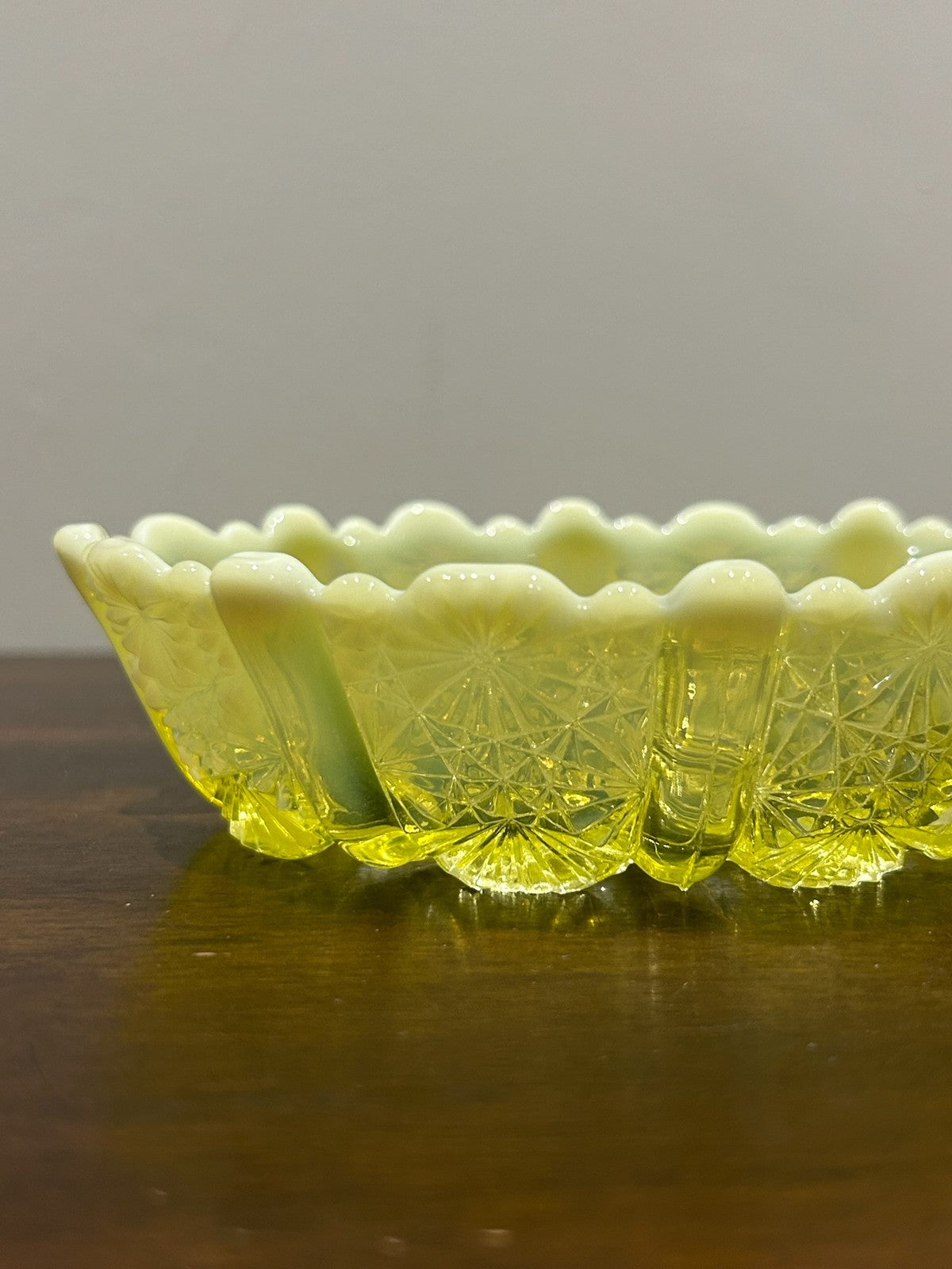 Davidson Primrose Pearline Uranium Glass Handled Dish Lady Chippendale c.18951