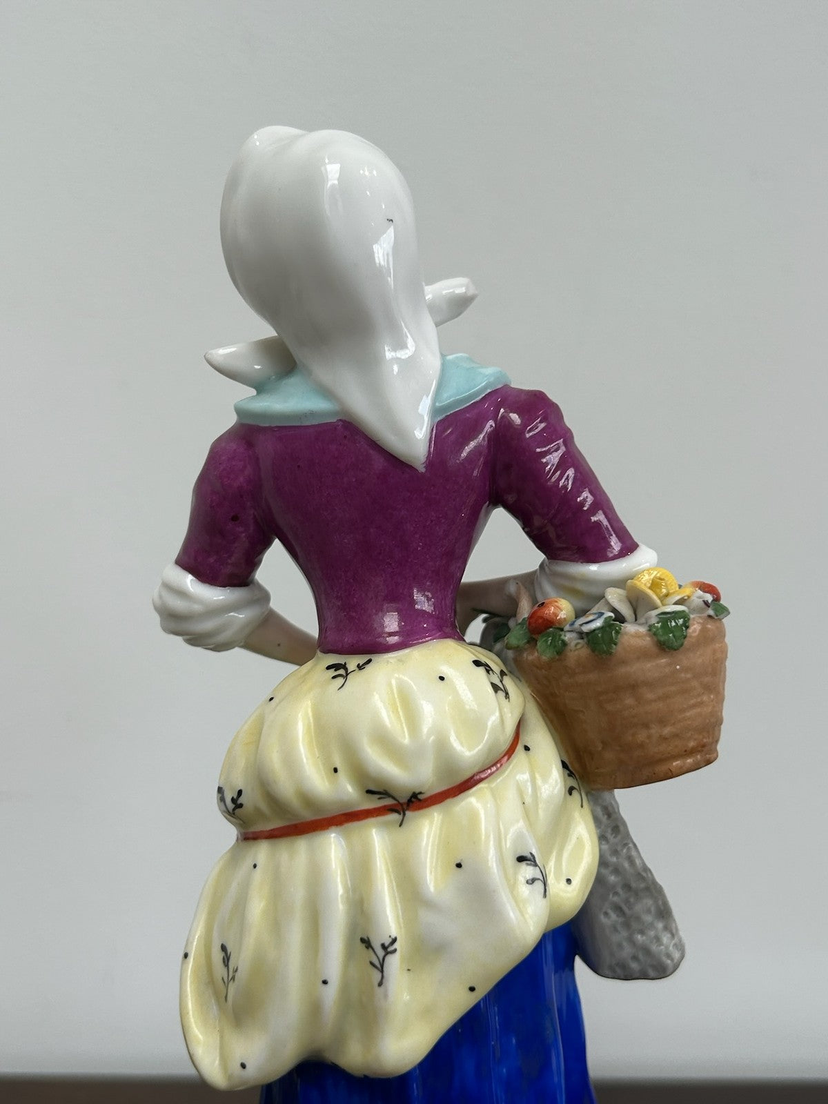 Antique Chelsea Style Porcelain Figurine Lady Flowers Gold Anchor Mark 22cm4