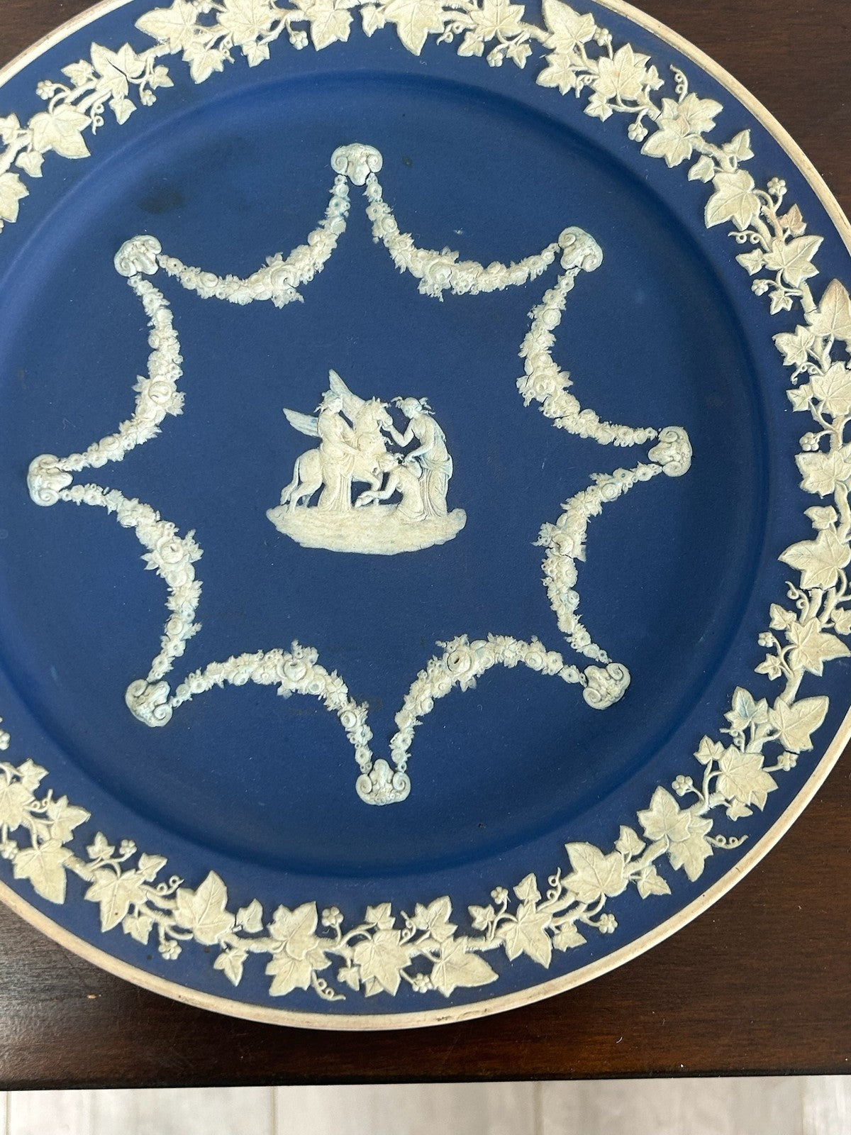 Wedgwood Dark Blue Jasperware Plate White Relief Medallion 26cm2