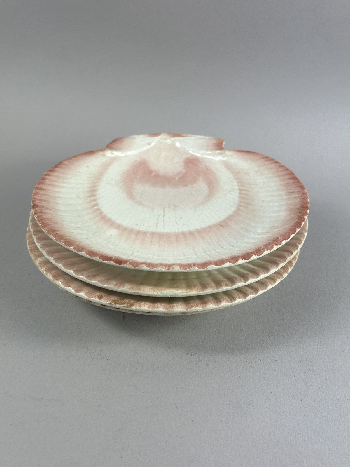Wedgwood early 19thC pink shell dessert dishes, 20cm, set of four
