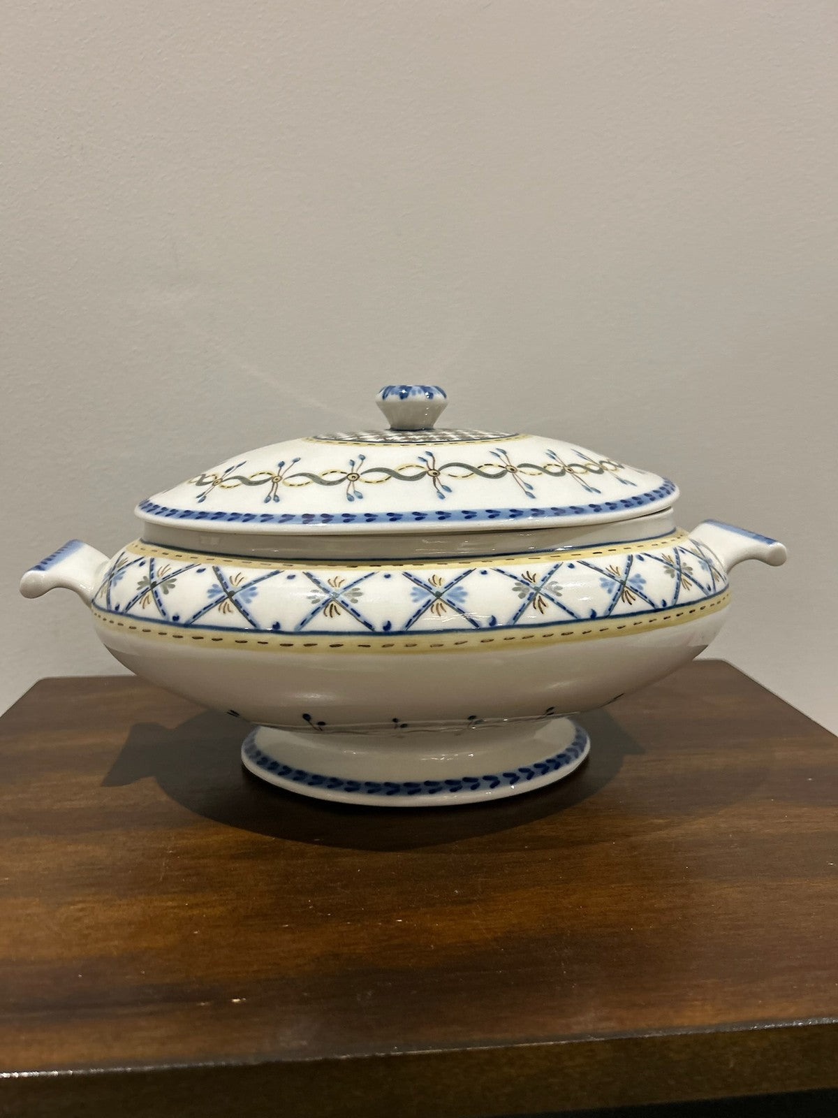 Viana do Castelo Portugal Hand Painted Lidded Tureen Signed Ribeiro Blue Yellow0