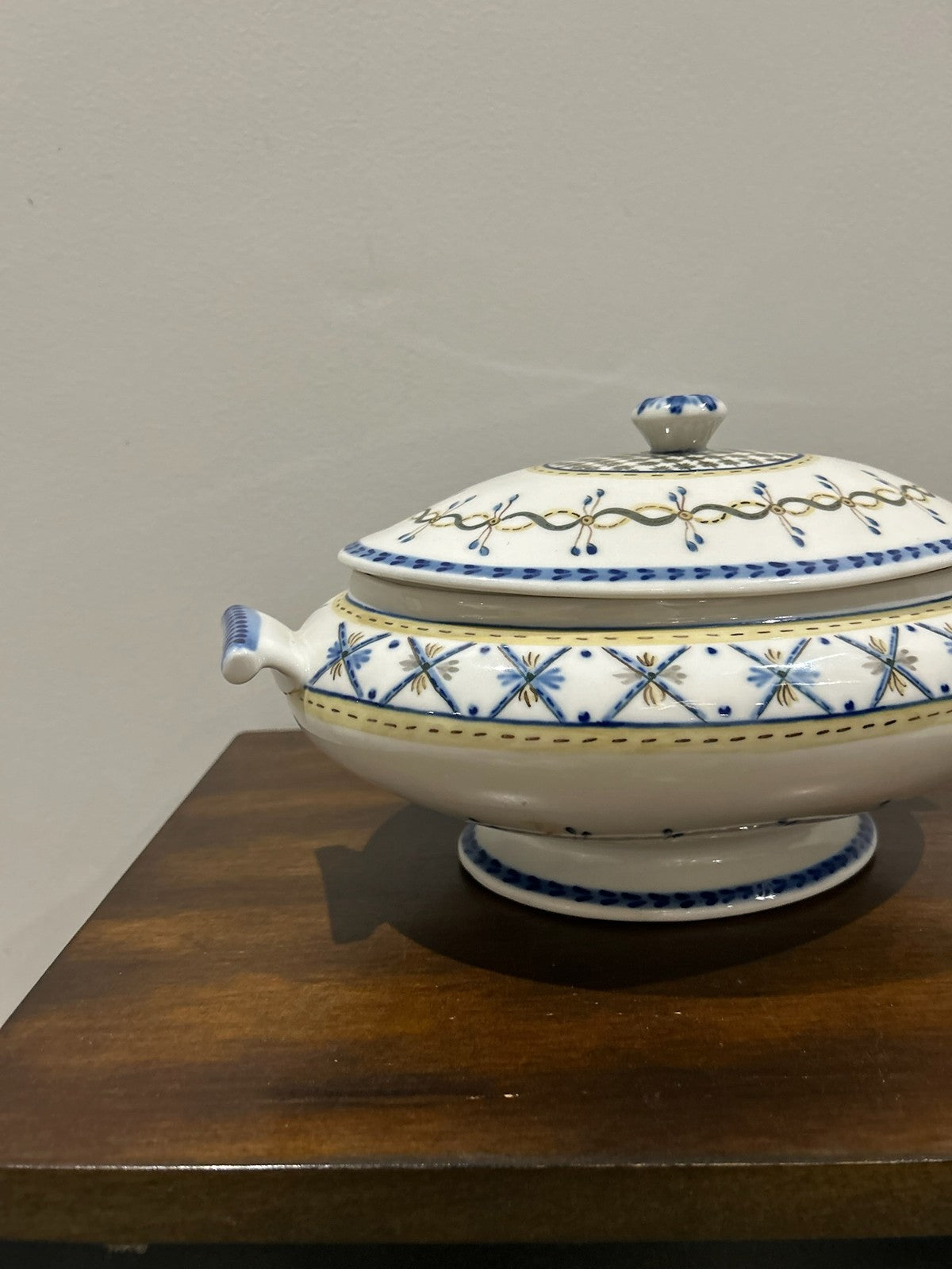 Viana do Castelo Portugal Hand Painted Lidded Tureen Signed Ribeiro Blue Yellow4