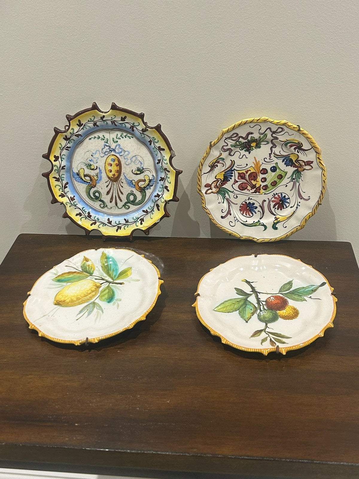 Set 4 Italian Maiolica Wall Plates Hand Painted Lemons Fruit Ornate0