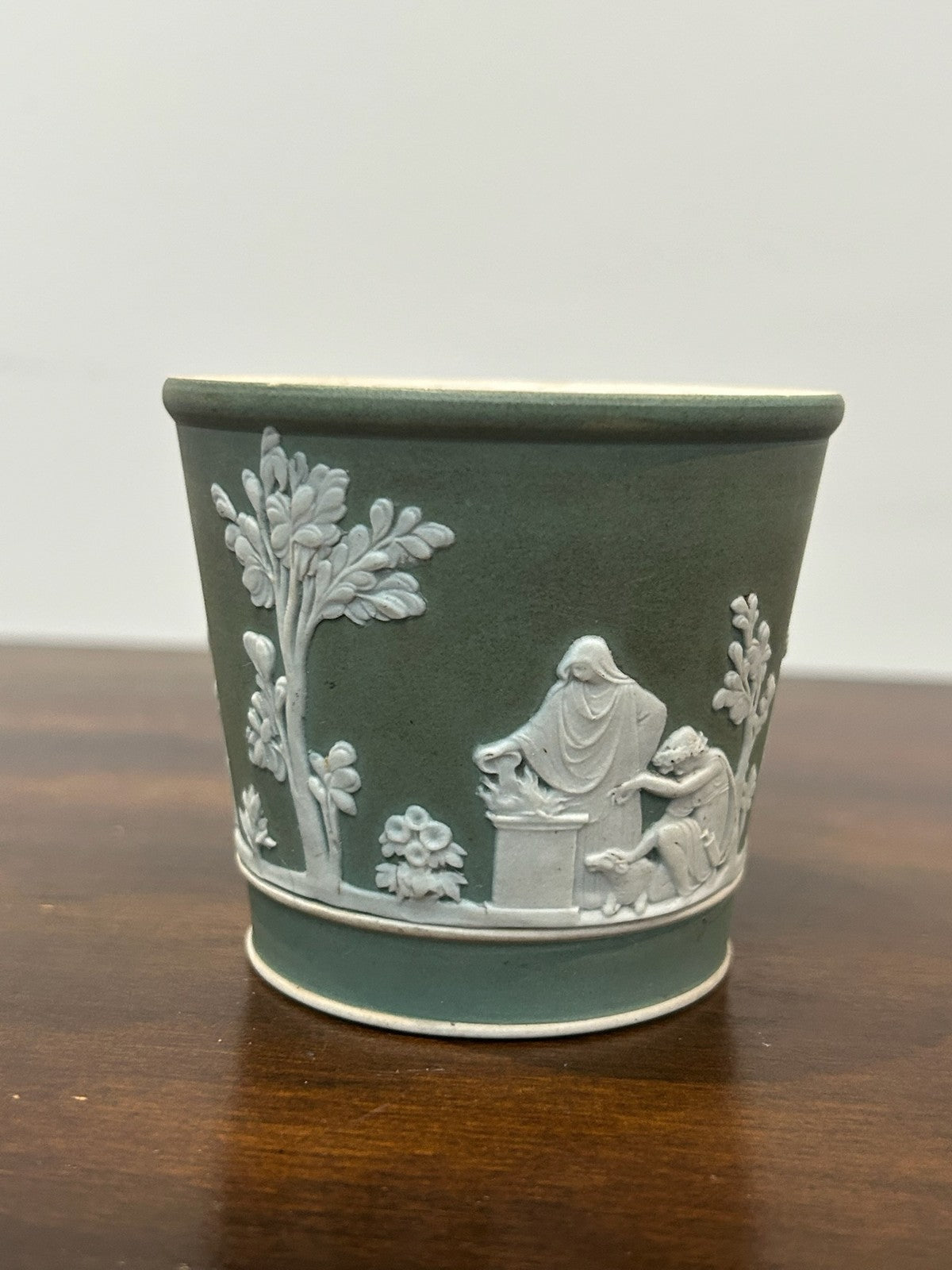 Wedgwood Sage Green Jasper Dip Jardiniere Cache Pot White Classical Figures2