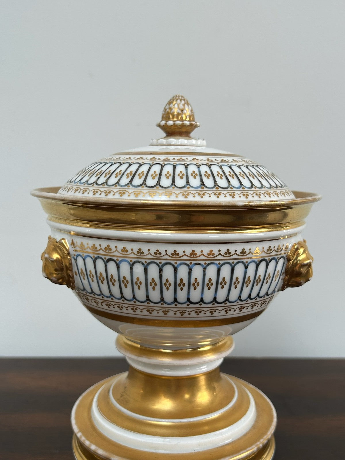 Antique Paris Porcelain Schoelcher Empire Covered Urn Lion Masks Paw Feet Gilt2