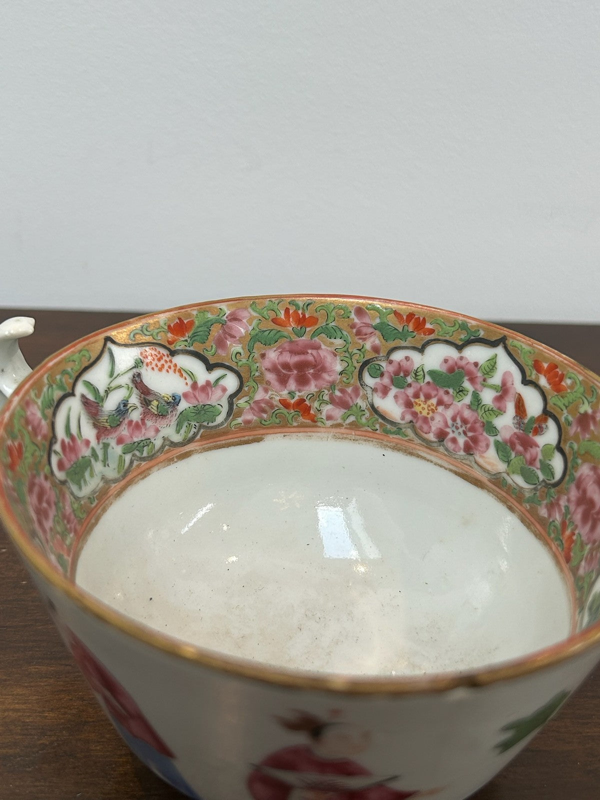 Antique Chinese Canton Famille Rose Tea Cup Figural Panels Gilt 19thC2