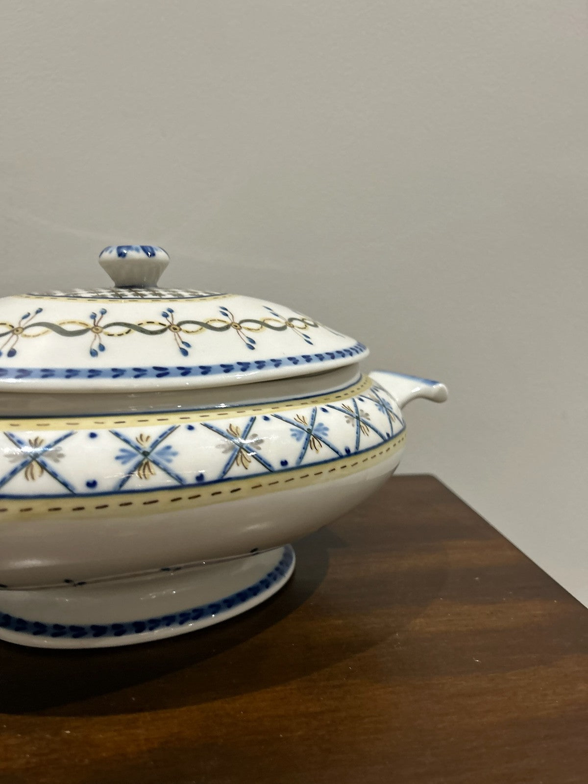 Viana do Castelo Portugal Hand Painted Lidded Tureen Signed Ribeiro Blue Yellow5