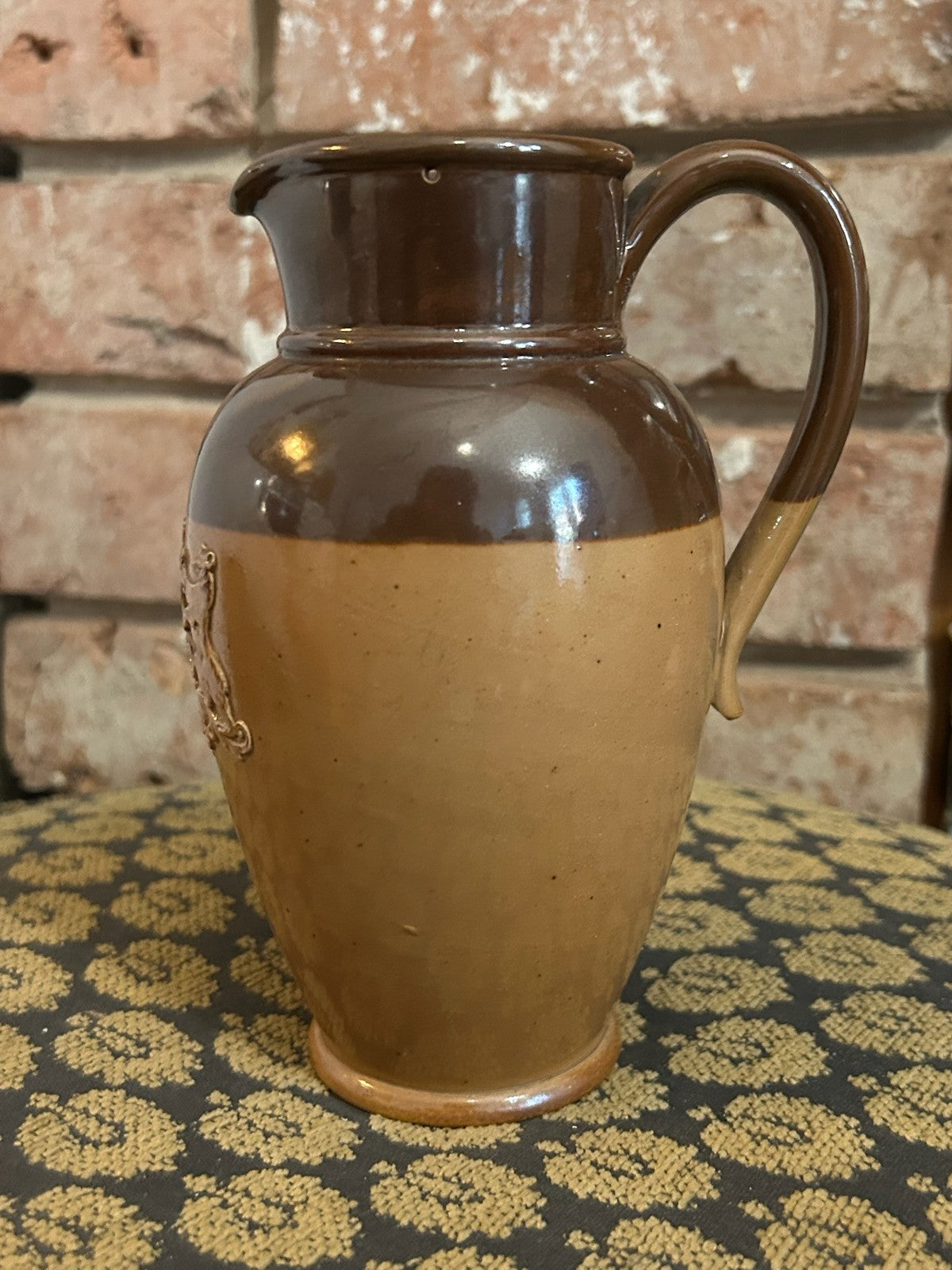 Royal Doulton Lambeth Salt Glaze Stoneware Jug Royal Arms Relief Two Tone0
