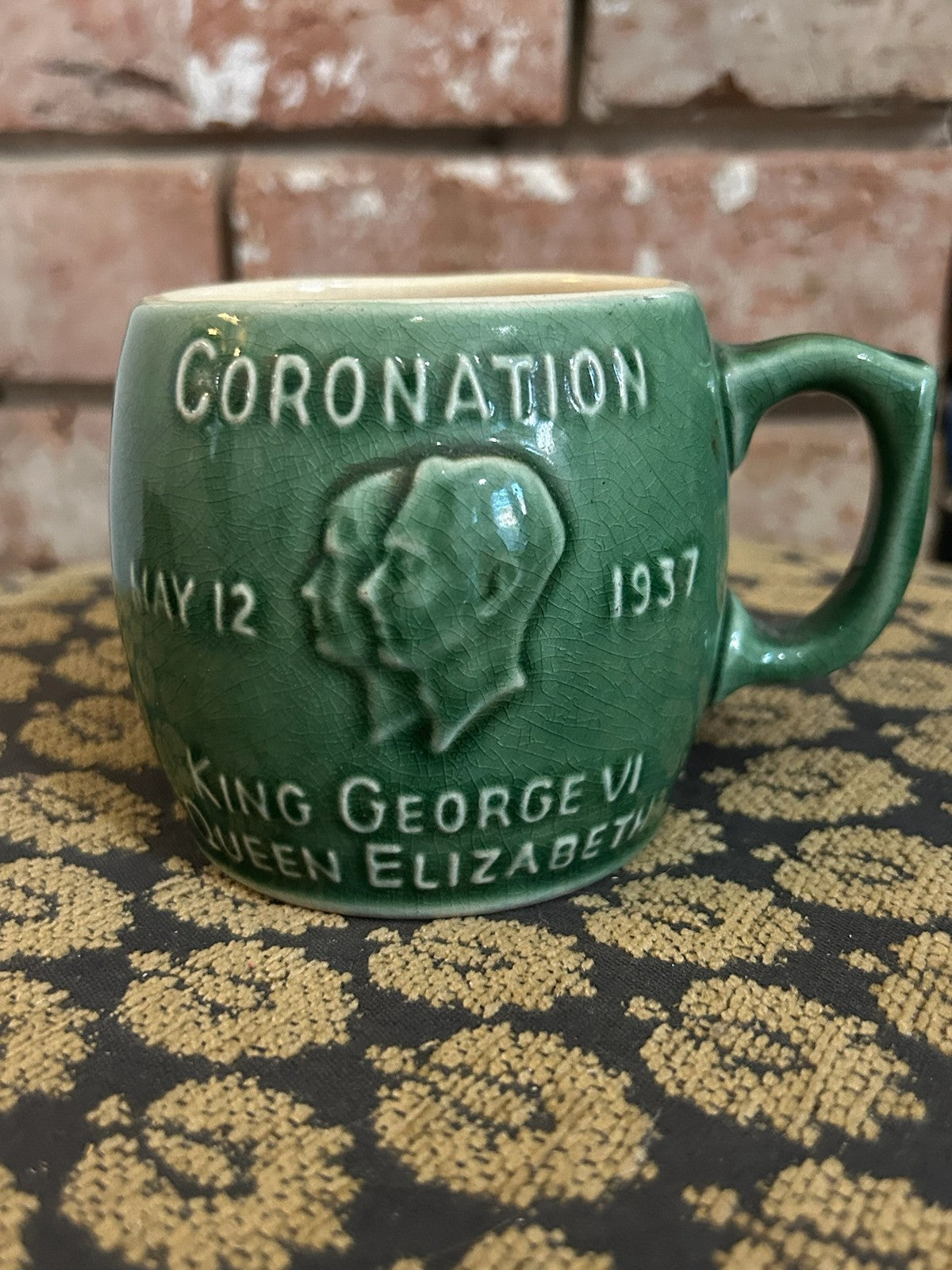 1937 Coronation King George VI Green Relief Moulded Mug Commemorative0