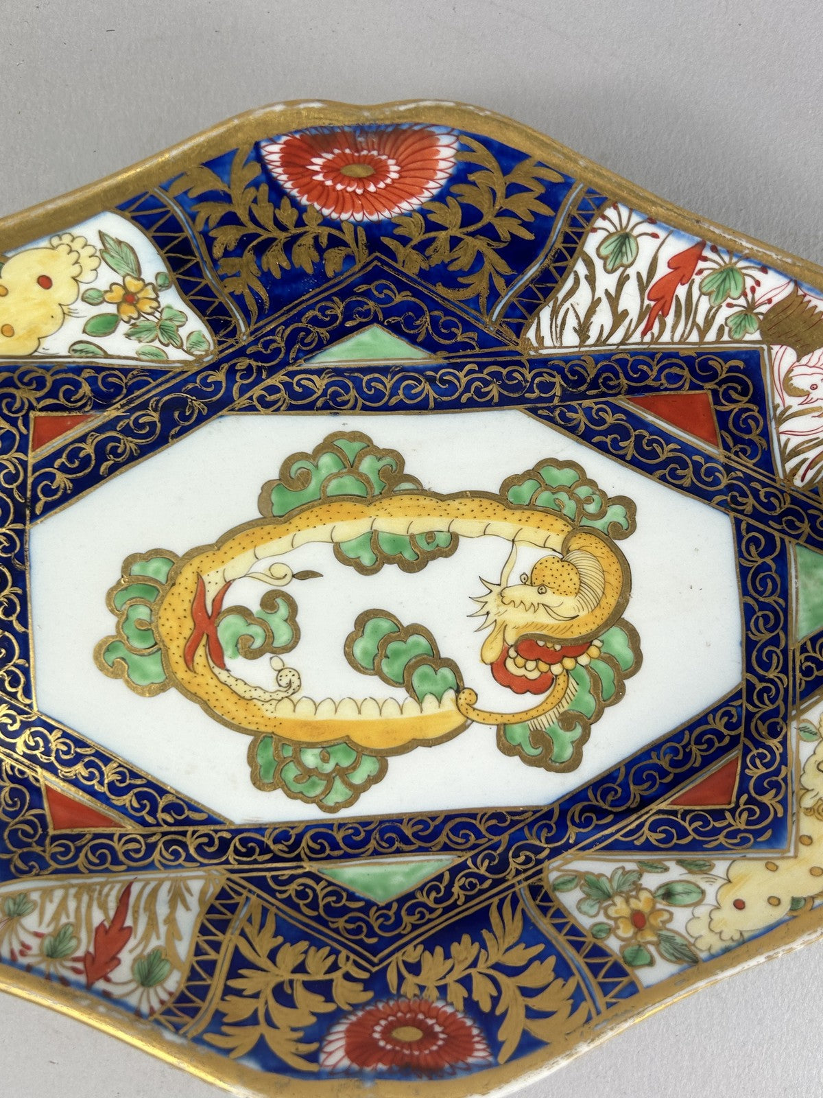 Antique 18th Century Worcester Gilt Dragon Pattern Porcelain Dish