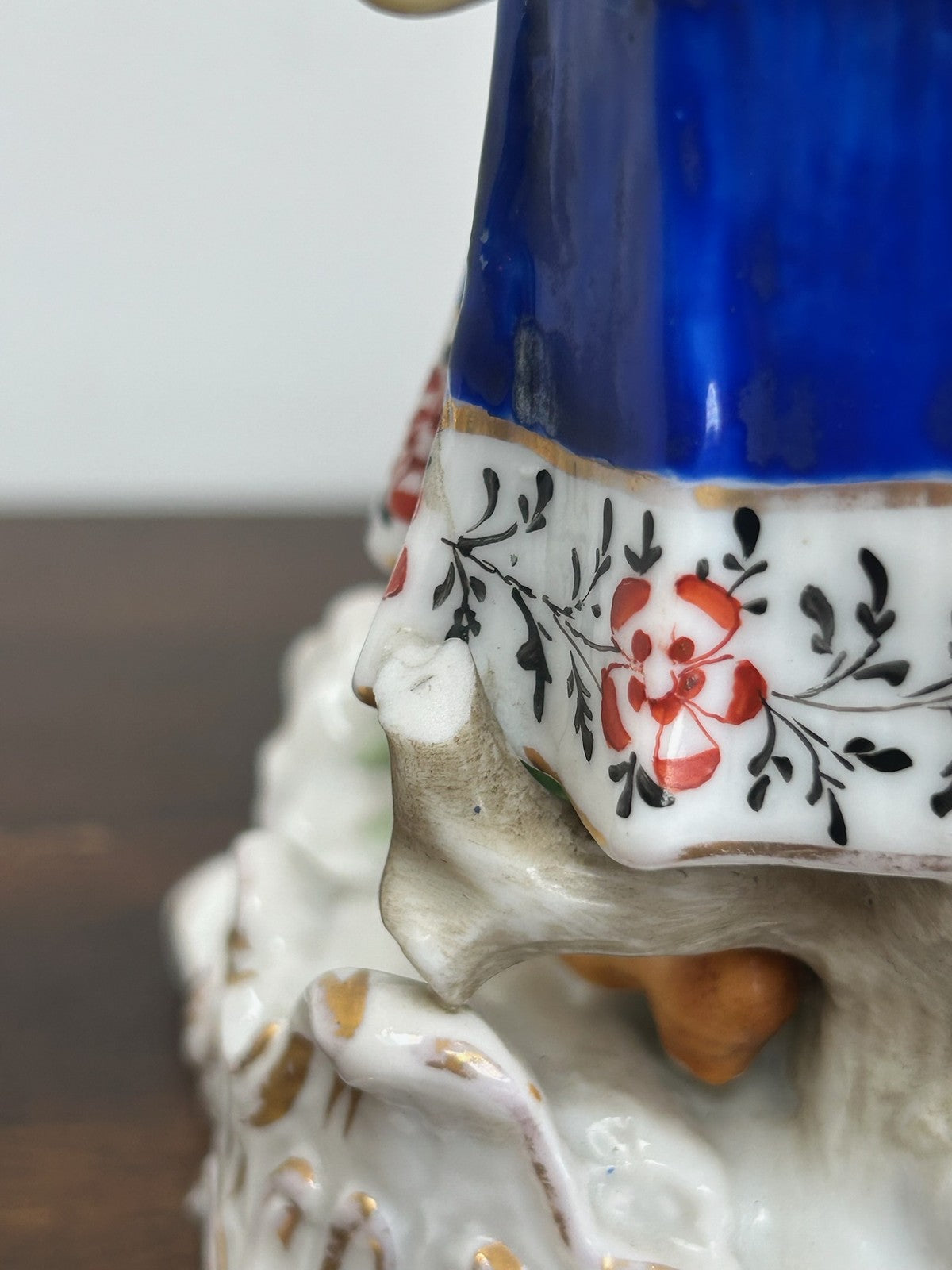 Antique Chelsea Style Porcelain Figurine Lady Flowers Gold Anchor Mark 22cm6
