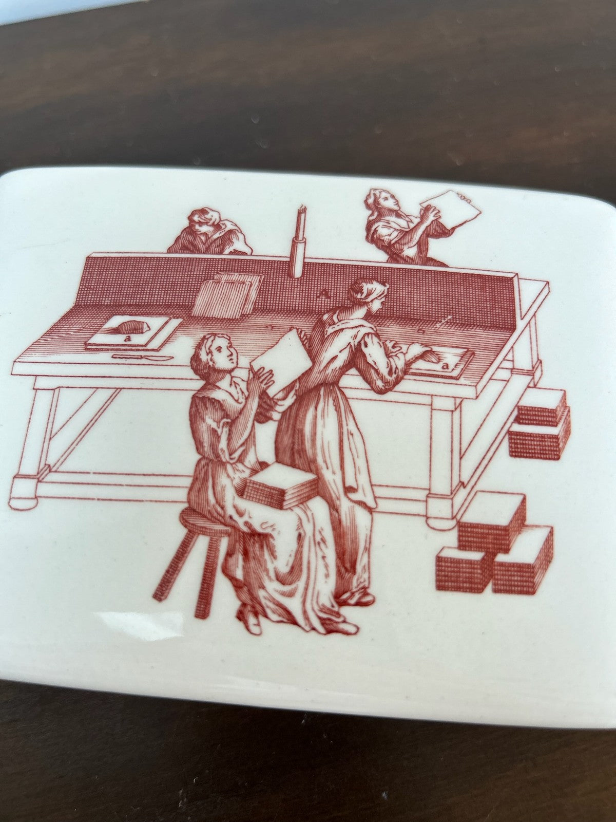 Wedgwood Porcelain Trinket Box Lidded Red Printed Scene2