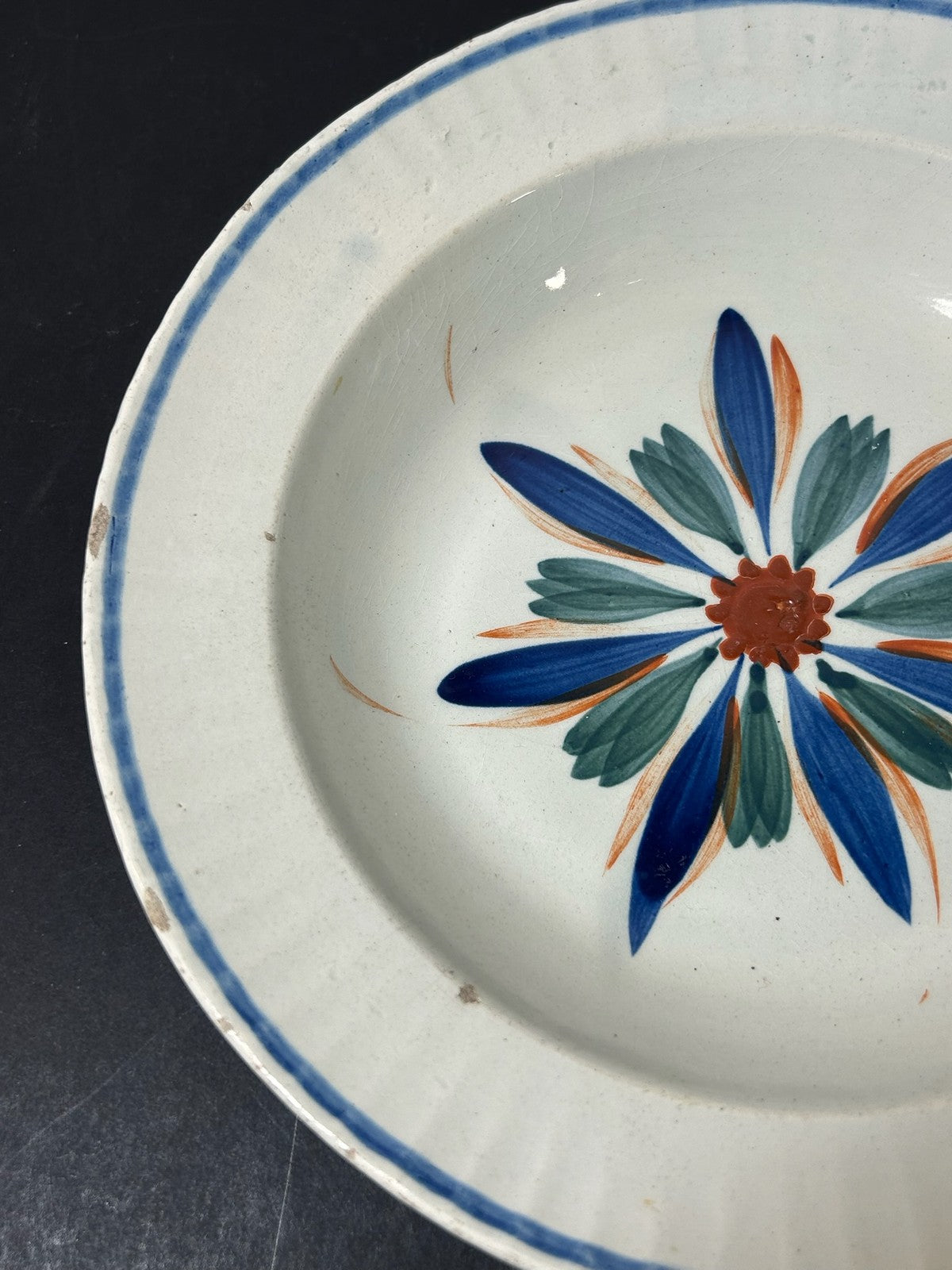 Antique Pearlware Plate Hand Painted Stylised Daisy Blue Feather Edge 22cm A/F1