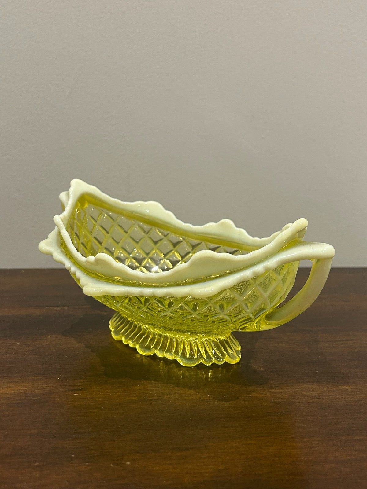 Davidson Primrose Pearline Uranium Glass Boat Bowl Lady Chippendale c.18954