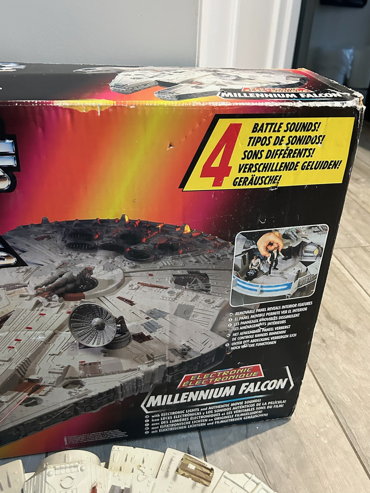Star Wars POTF Electronic Millennium Falcon 1995 Kenner Boxed Figures Multilingu3