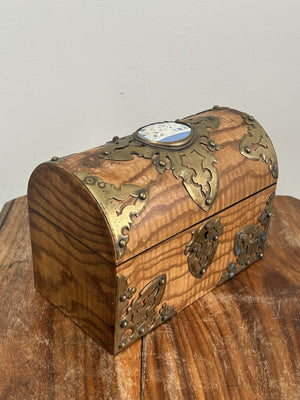 Descriptive image text