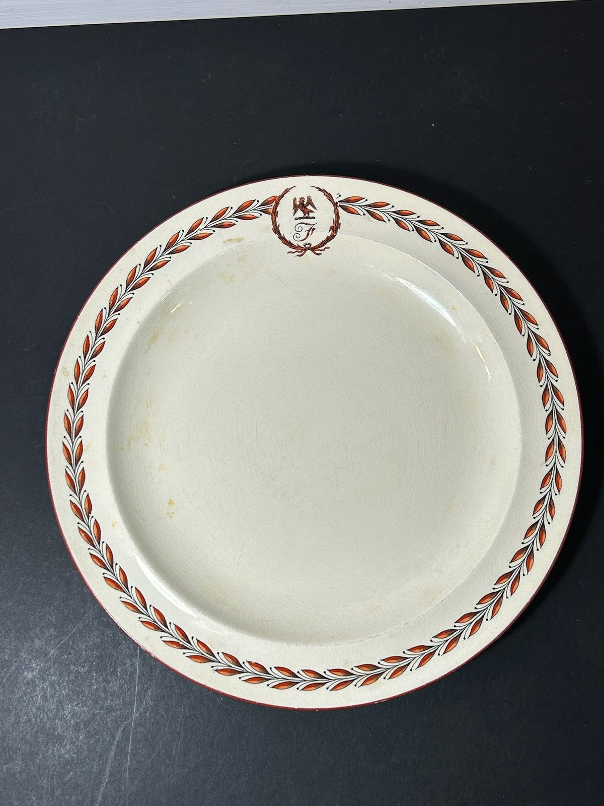 Antique Wedgwood Queens Ware Crested Plate Eagle Laurel Mortlocks 1887 25cm3