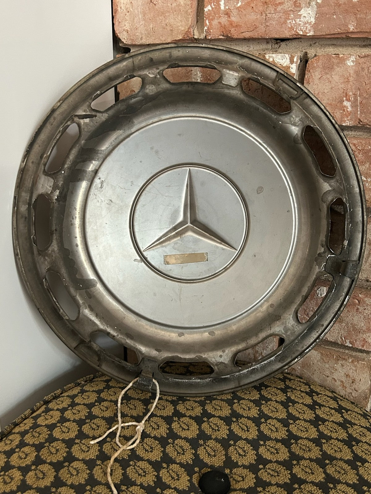 Vintage Mercedes Benz Hubcap Chrome Cream Centre Star Wheel Trim Classic Car3